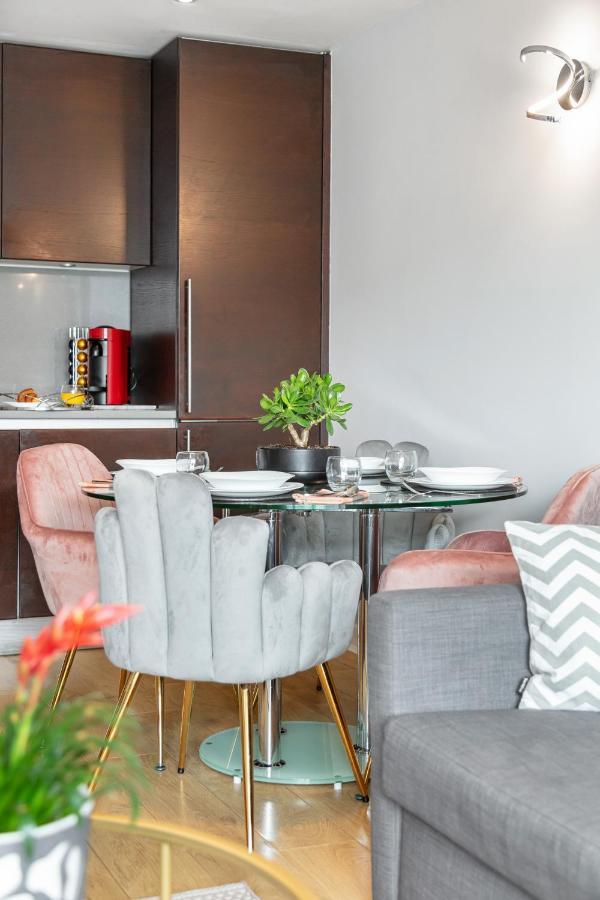Stunning With Underground Parking! Appartement *