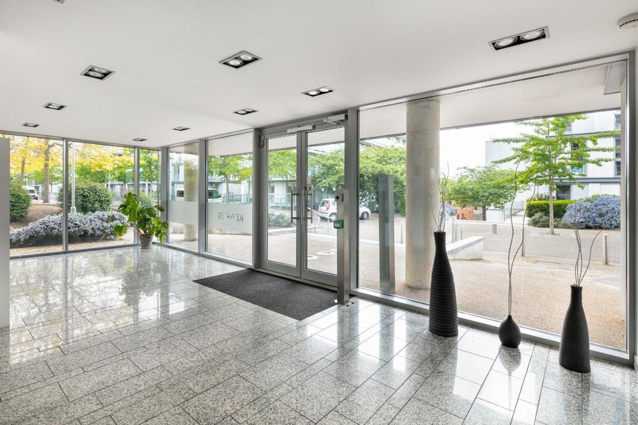 Appartement Stunning With Underground Parking! Londres